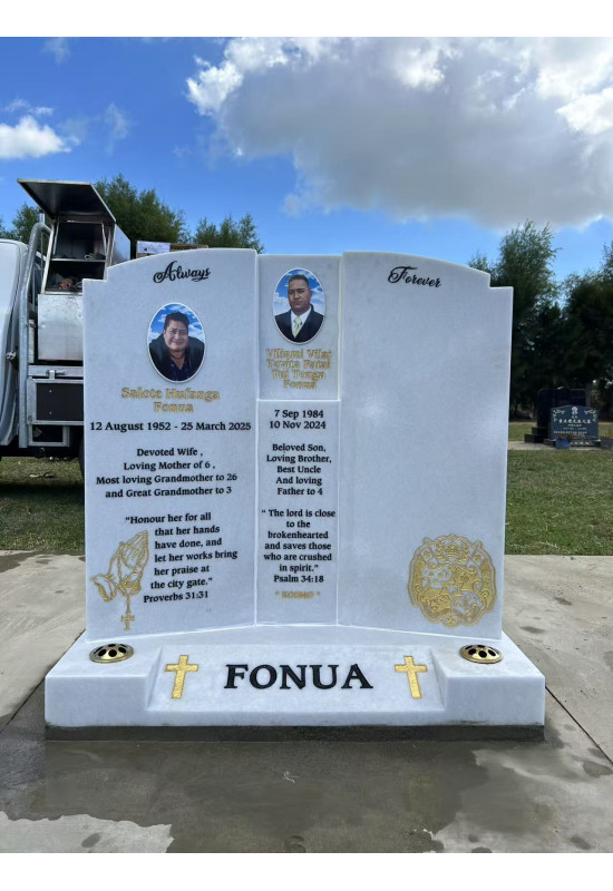 Winged Headstone 0180