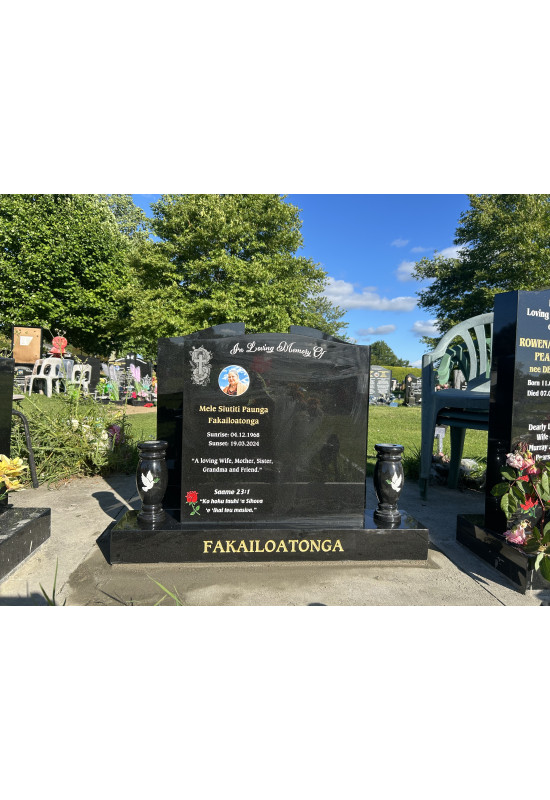 Upright with two vases 0101