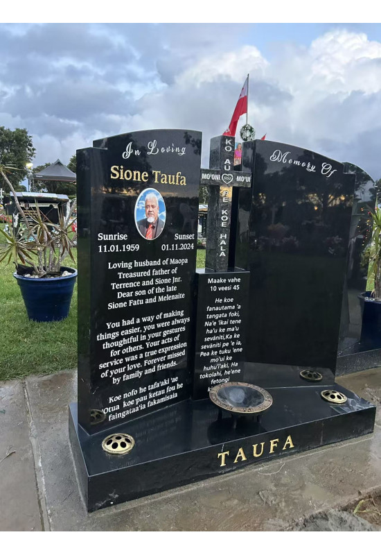 Winged Headstone 0161