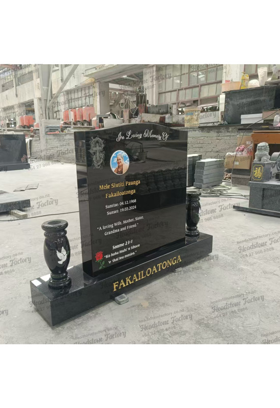 Upright with two vases 0101