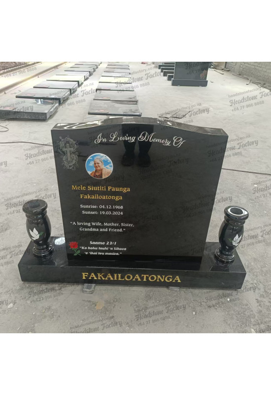 Upright with two vases 0101